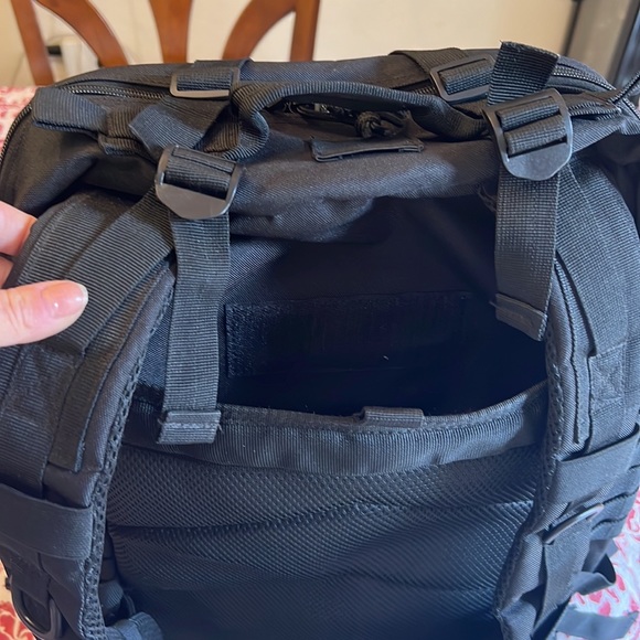 Tactical bug out backpack, large and black - Picture 4 of 5